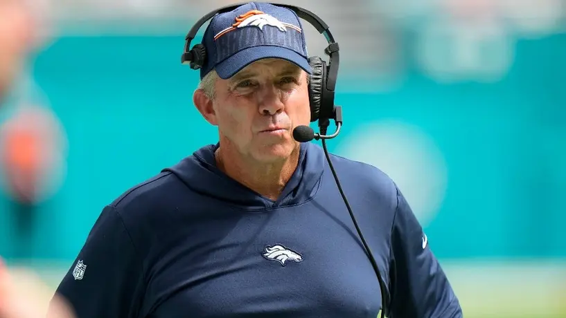 Sean Payton tras la paliza que recibió Broncos: 'Ningún empleo está en peligro'