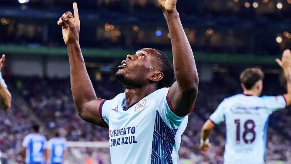 'Tito' Villa ve en Diber Cambindo al hombre diferente en Cruz Azul: "Es un referente importante"