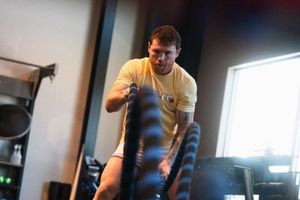 'Canelo' Álvarez entrena al ritmo de 'Yo No Sé Mañana'