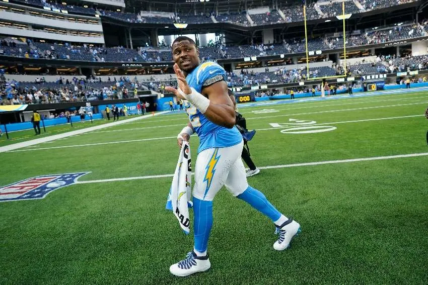 Khalil Mack parte de los MVP de la Semana 4 |AP