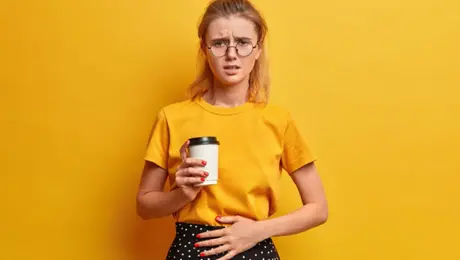 ¿El café daña tu intestino? Estudio revela qué pasa con tu digestión y memoria