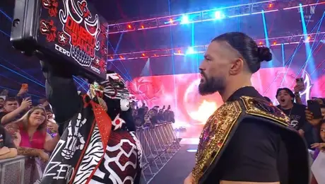 Penta encara a Roman Reigns y Sami Zayn en Raw; venció a Bron Breakker