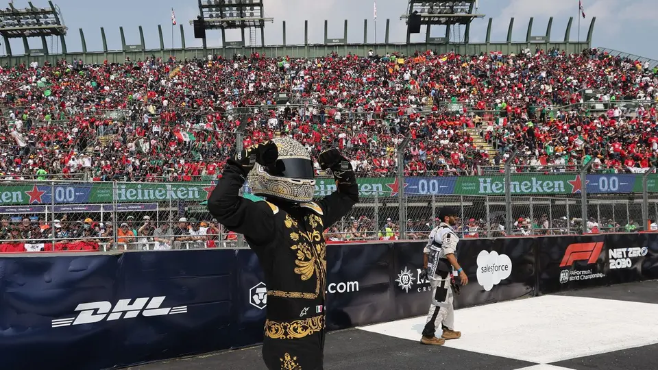 Mario Achi, mascota del Gran Premio de México, en el Foro Sol | IMAGO 7