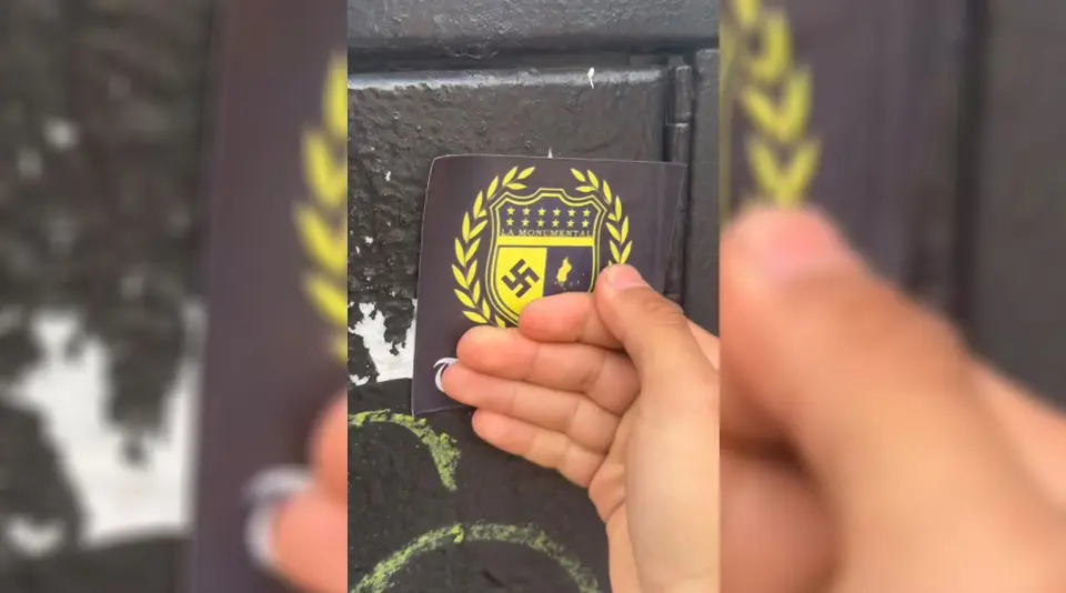 Afición del América usa un símbolo nazi en su visita a León | CAPTURA DE PANTALLA