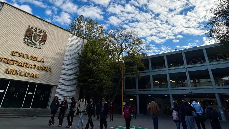 La protesta en la Preparatoria 8 de la UNAM generó inconformidad entre la comunidad estudiantil, que exige mayor seguridad. / RS