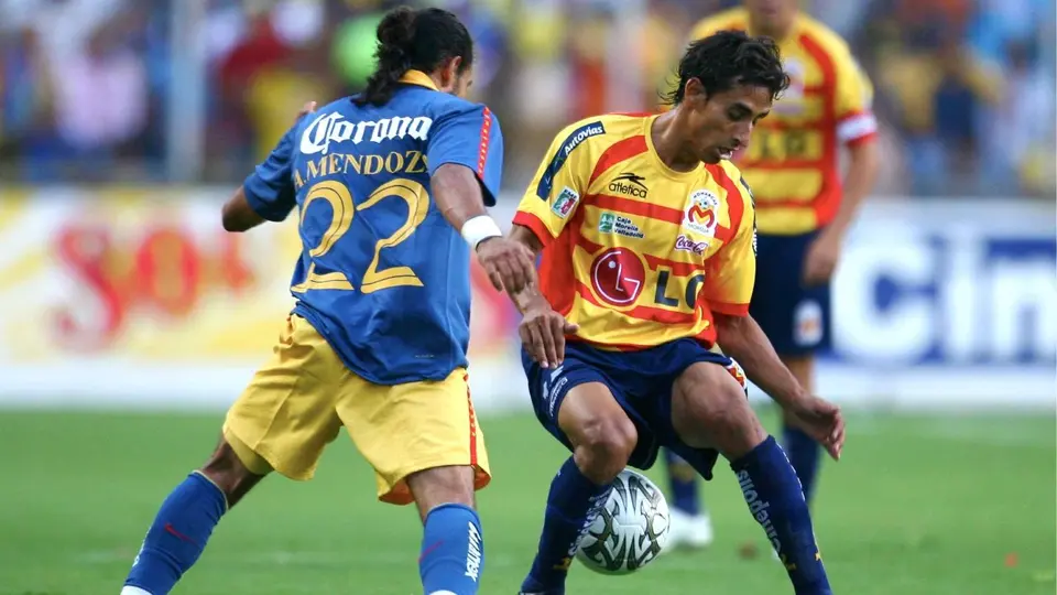 Alvin Mendoza en un partido de América en la Liga MX | MEXSPORT