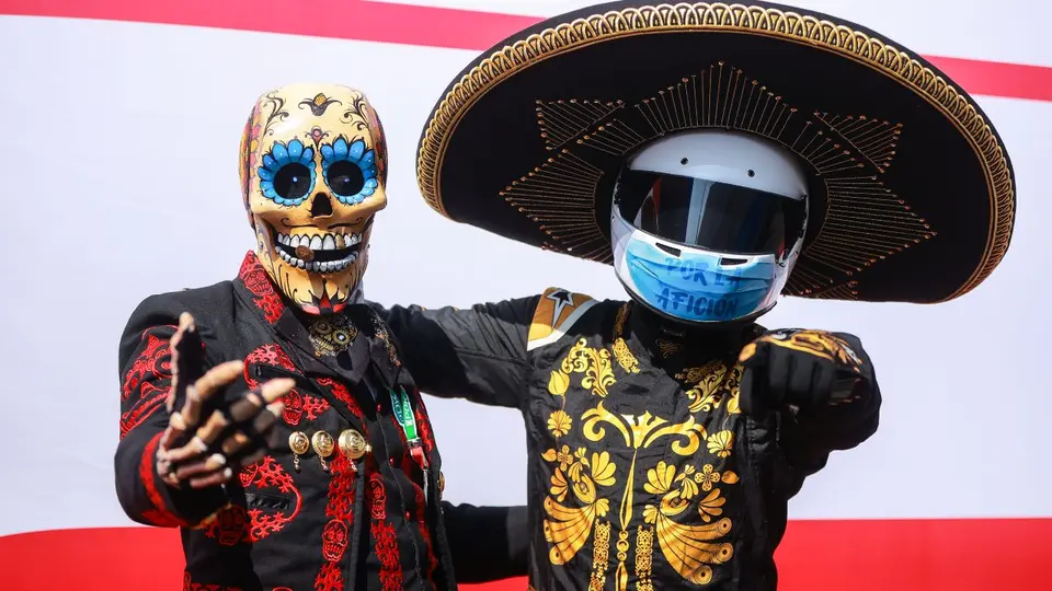 Fermín la Calaca y Mario Achi, mascotas del Gran Premio de México | IMAGO 7