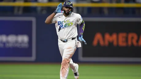Junior Caminero homenajea a Randy Arozarena con festejo de jonrón en victoria de Rays