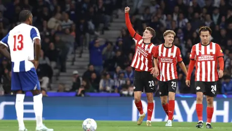 PSV sorprende al Porto y consigue su primera victoria en la Champions League