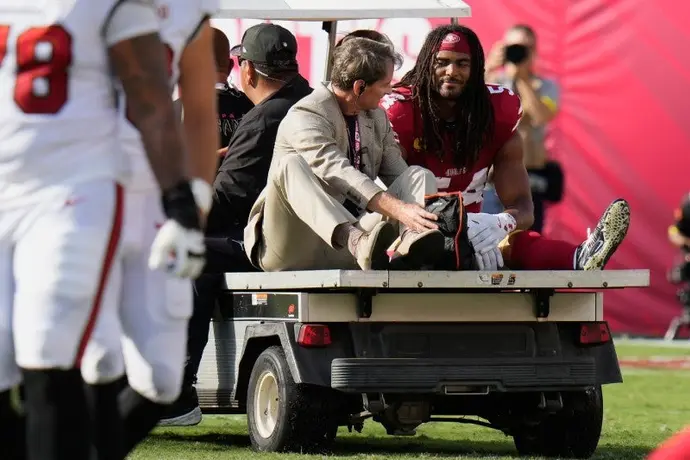 Fred Warner apunta a iniciar la pretemporada sin restricciones