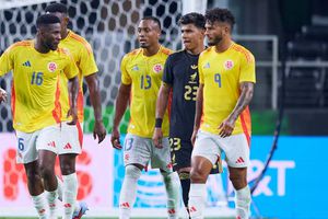 James Rodríguez carga contra la Selección Mexicana: "Hablan mucho"