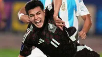 ¡Con Morita, no! Grotesca falta sobre Gilberto Mora desata bronca en el Argentina vs México
