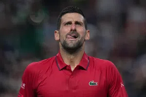 Novak Djokovic se niega a comentar sobre su estado físico tras derrota ante Valentin Vacherot