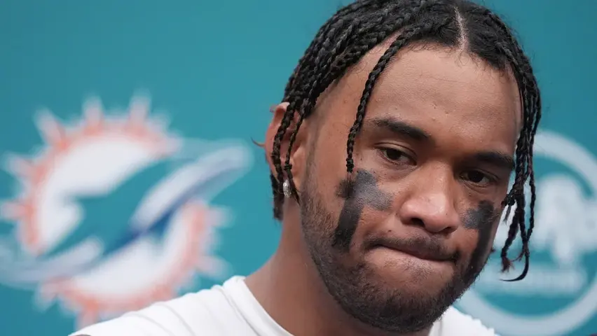 Tua Tagovailoa, ex QB de los Miami Dolphins | AP