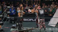 ¡Gracias, hasta siempre! Los Dudley Boyz se han retirado de la lucha entregando las botas a los Hardys