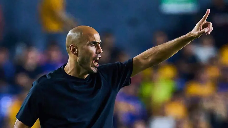Guido Pizarro dirige con carácter: así vive su debut como DT de Tigres