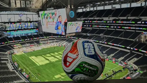 Diego Lainez es la principal novedad en la alineación de México ante Colombia