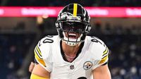T.J Watt celebró su cumpleaños con mariachi incluido antes del juego ante Browns