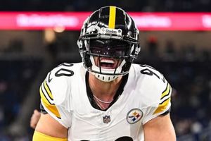 T.J Watt celebró su cumpleaños con mariachi incluido antes del juego ante Browns