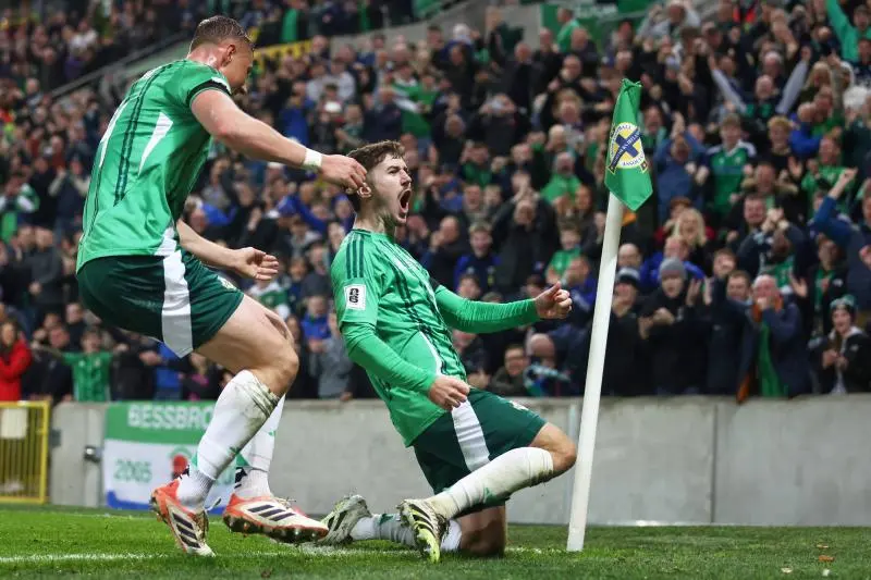 Jugadores de Irlanda del Norte en celebración | AP