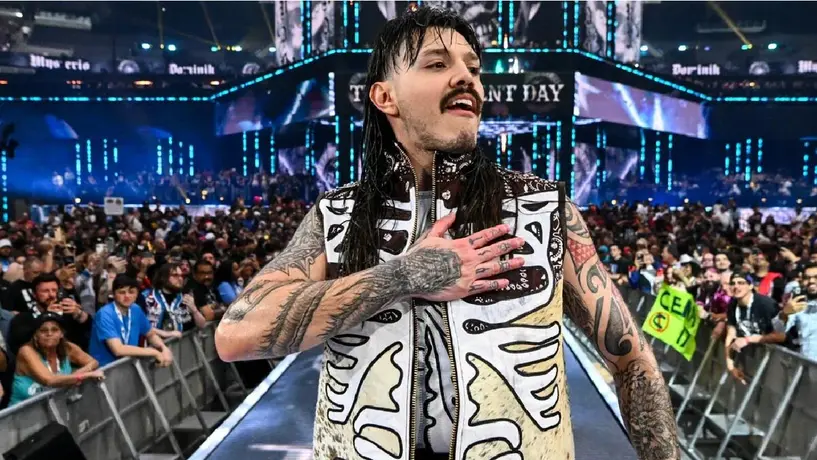 Dominik Mysterio presume su nuevo tatuaje en el cuello