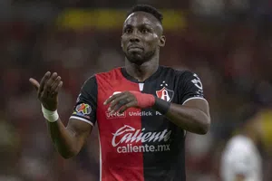 Atlas le da la bienvenida a Julián Quiñones previo a partido ante Ecuador