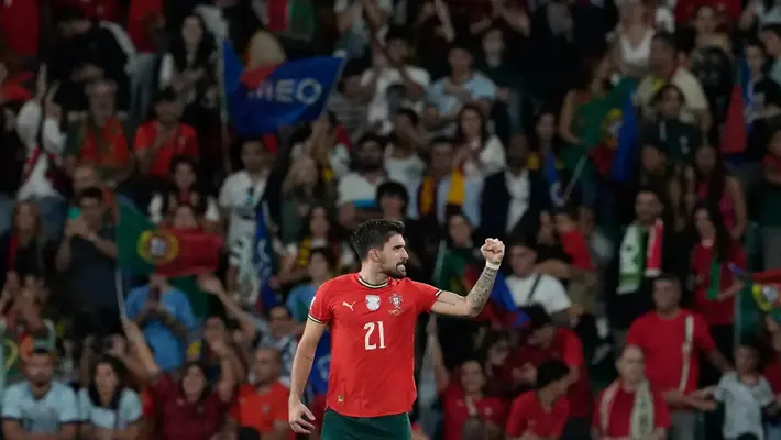 Portugal derrota a Irlanda con todo y penalti errado de Cristiano Ronaldo, quien deja récord a la deriva