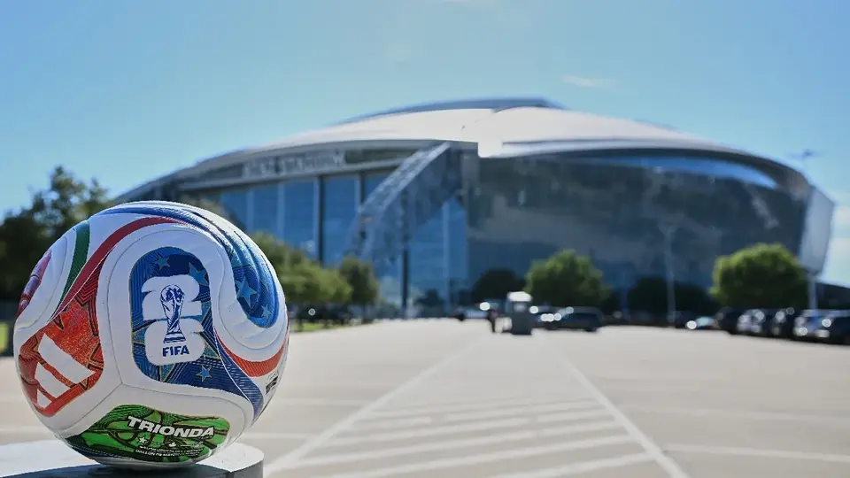 México juega por primera vez con el balón Trionda ante Colombia en Dallas