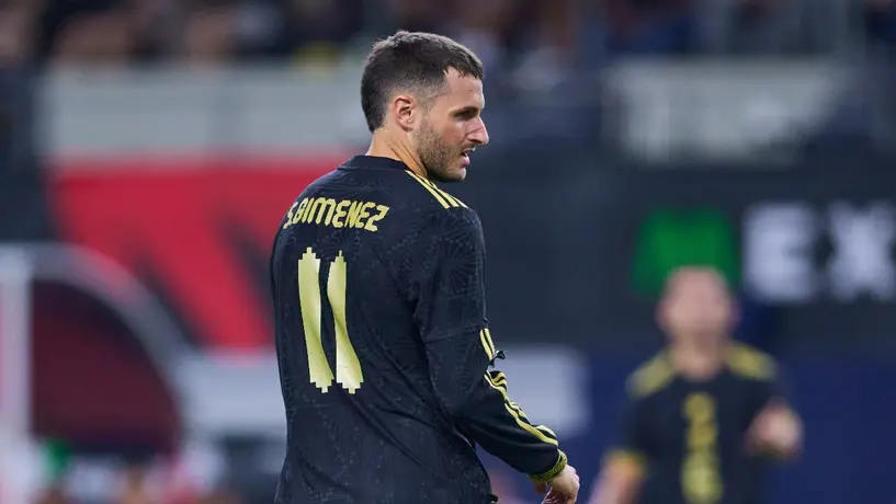 Santiago Giménez confiesa que el Tri quiere olvidarse de la goleada ante Colombia