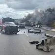Vuelca y explota pipa cargada de diésel sobre la autopista México-Puebla; autoridades activan protocolos de emergencia