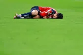 Miguel Gómez se lesionó el hombro pero siguió jugando en el Clásico Nacional en Phoenix