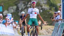 Isaac del Toro inicia 2026 como líder del UAE Team Emirates-XRG en el UAE Tour