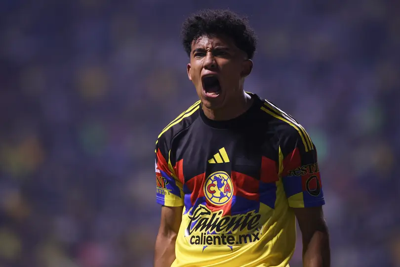Isaías Violante, uno de los más destacados de América ante Puebla | IMAGO7