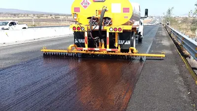 SICT mete turbo en Guanajuato: supervisan tren de pavimentación en la Salvatierra-Celaya