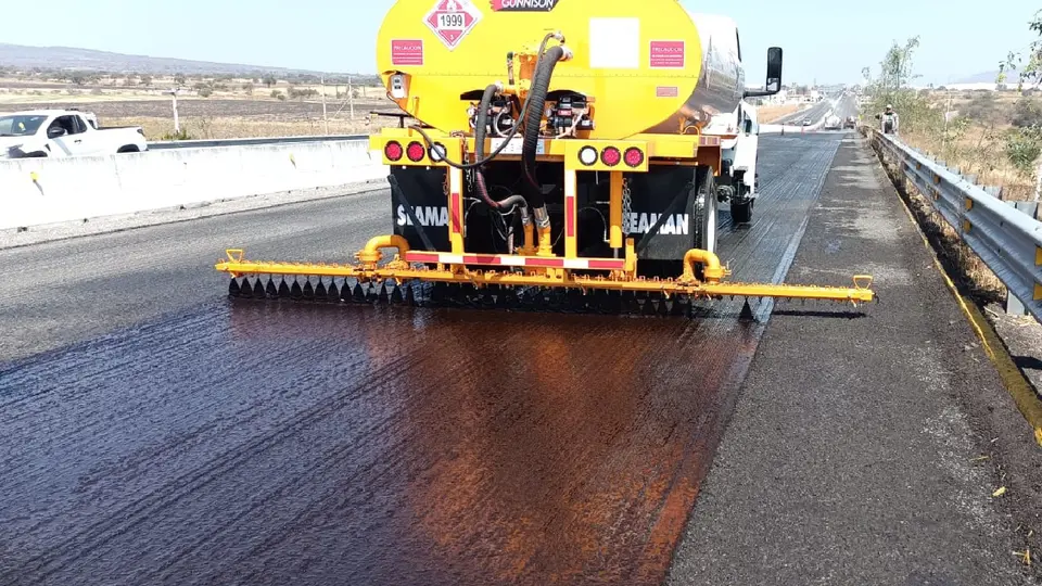 SICT mete turbo en Guanajuato: supervisan tren de pavimentación en la Salvatierra-Celaya
