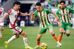 Betis y Fidalgo no pasan del empate ante el Rayo Vallecano