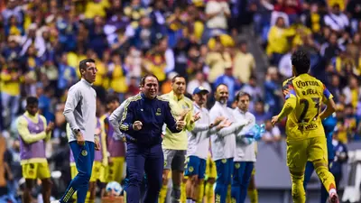 ¡Más mexicano que el mole! Se capta a André Jardine entonando el himno nacional mexicano previo al partido América vs. Puebla