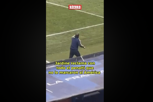 JARDINE reclamó el Penalti que no se le marcó al AMÉRICA en el partido frente a PUEBLA