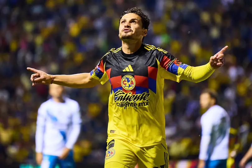 Raphael Veiga festejando su primer gol con América | MEXSPORT