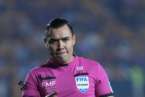 Gato Ortiz protagoniza polémica jugada en el Tigres vs Pachuca