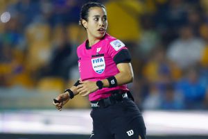 Katia Itzel en el partido de Tigres en contra de Santos | Imago7