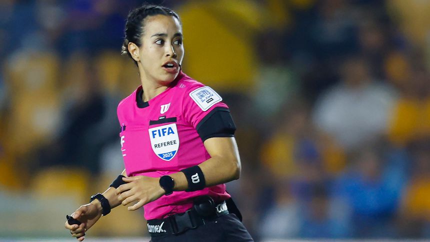 Katia Itzel en el partido de Tigres en contra de Santos | Imago7
