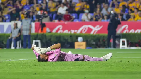 Nahuel Guzmán en el partido ante Pachuca | IMAGO7