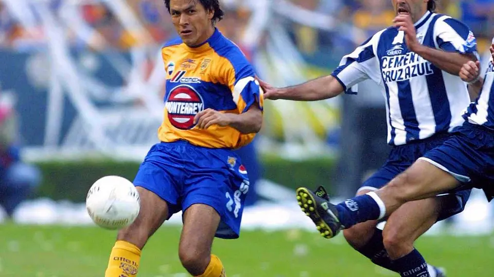 Silvani en 2001 ante Tigres l MEXSPORT