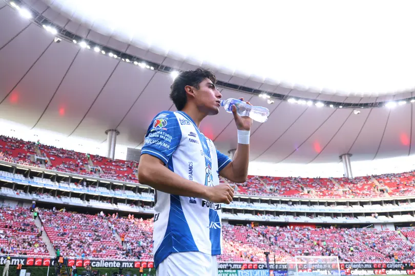 Elías Montiel en el primer partido del Clausura 2026 ante Chivas | Imago7