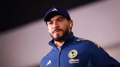 ‘Henry Martín sí merece una sanción tras pelea con Helinho’: Analista arbitral lanza duro mensaje