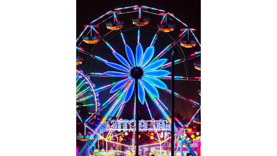 Los juegos mecánicos no podían faltar. / @edc_mexico