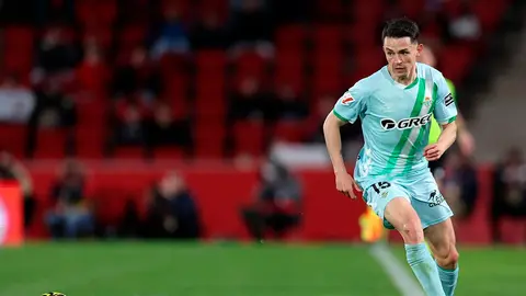 Álvaro Fidalgo podría ser titular con el Betis | X: @RealBetis