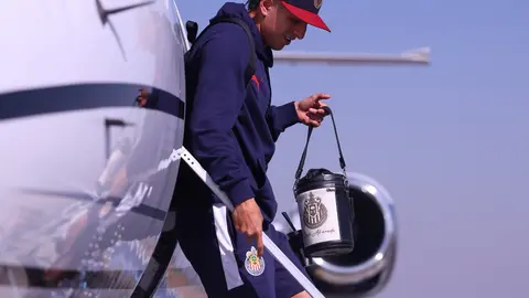 Chivas, encabezados por Hormiga González, aterriza en Puebla para duelo ante Cruz Azul