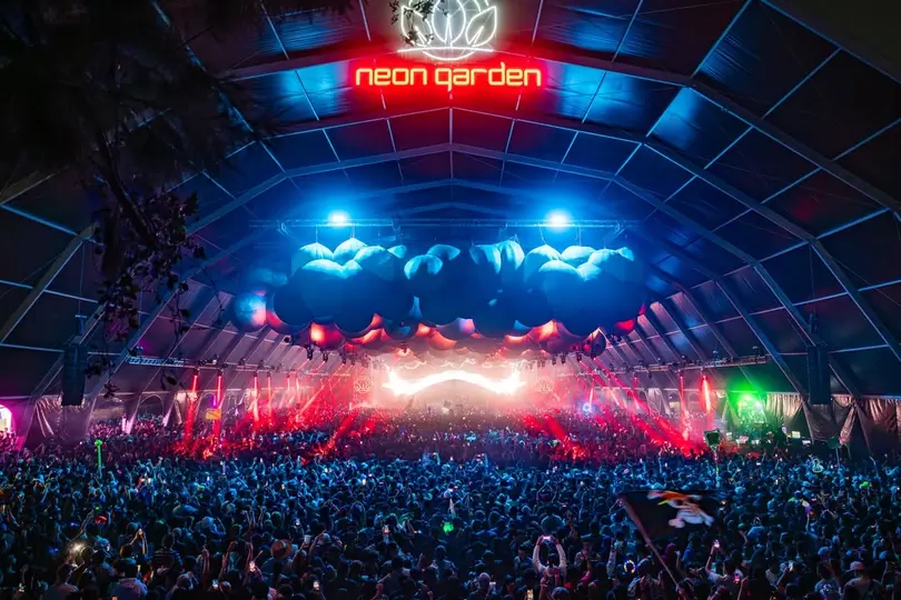 Escenario Neon Garden, uno de los favoritos de los fans. / @edc_mexico